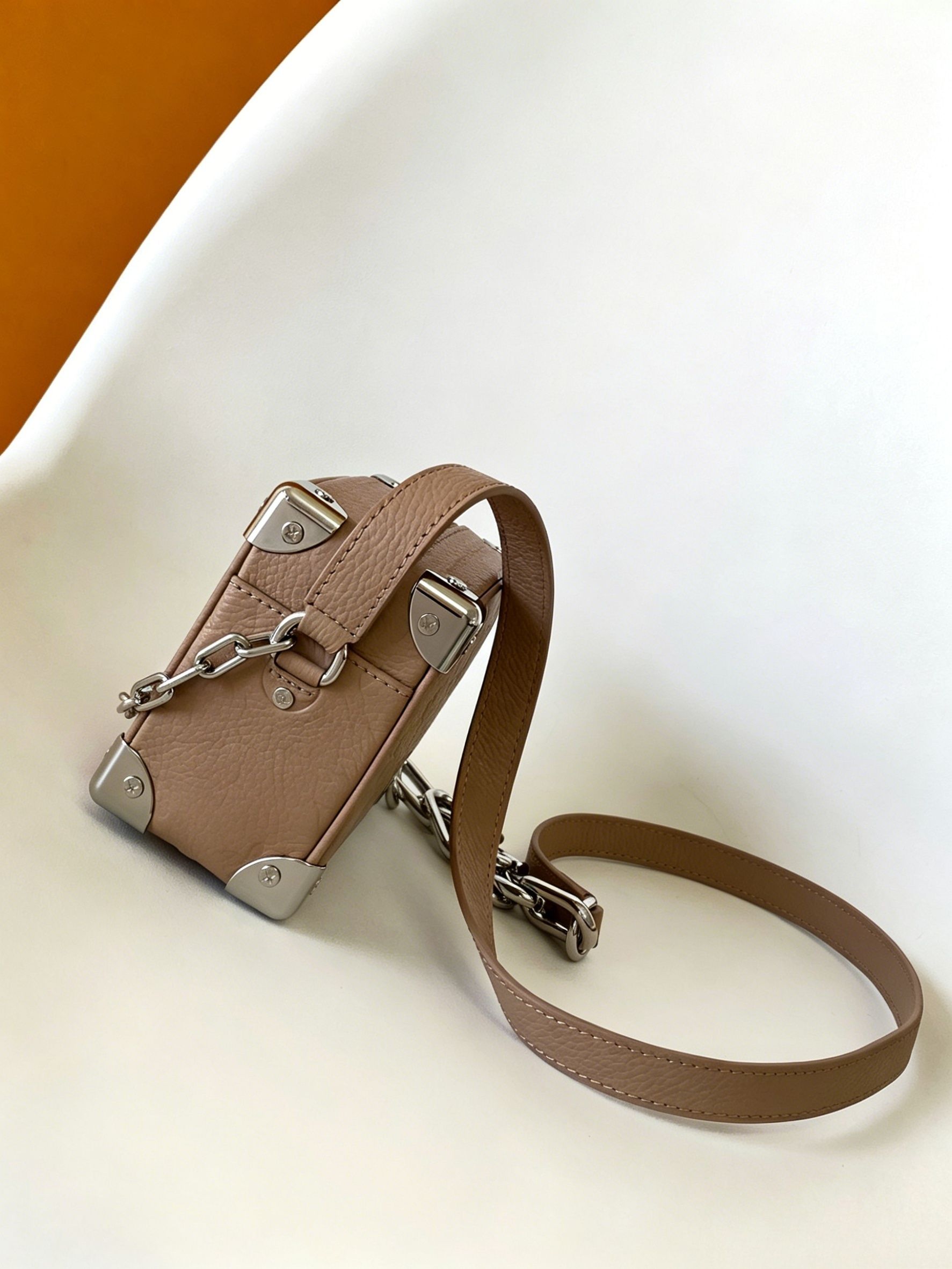 Bolsa moderna e versátil com v - Leatherworking Items avaliação e preço