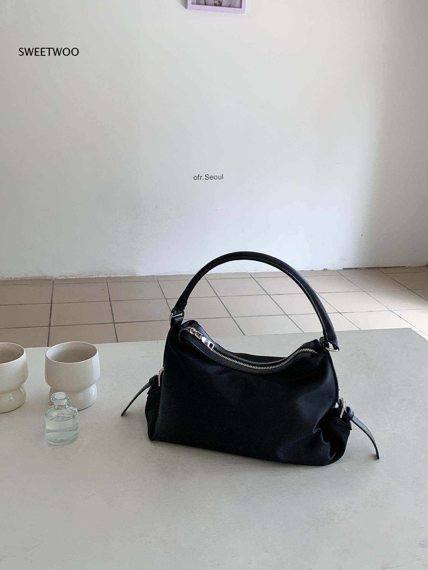 Bolsa de Ombro Hobo de Couro M - Leatherwork Workshop avaliação e preço